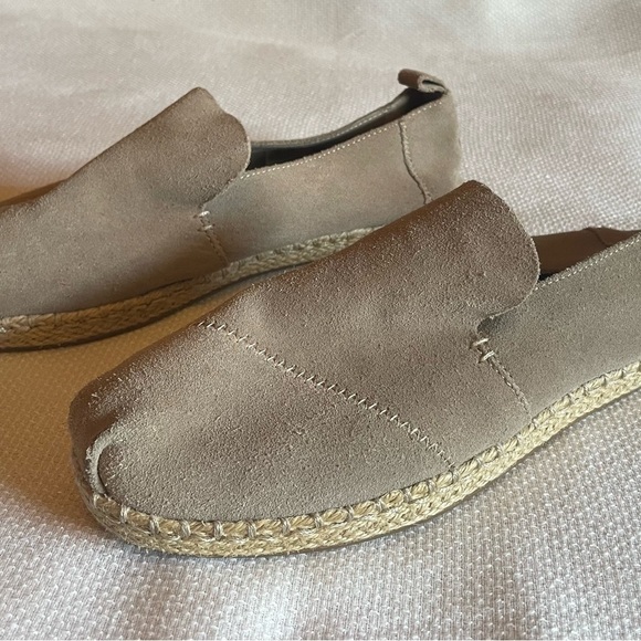 Tom’s suede flats - Picture 3 of 7